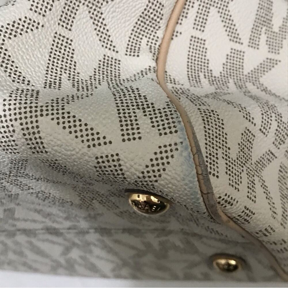 Michael Kors Grayson Vanilla Satchel - Picture 13 of 13